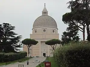 Basilique des Saints Pierre-et-Paul.