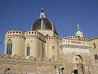 Autre point de vue sur les murs absidiaux