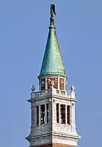 La partie haute du campanile.