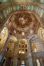 Vue du dôme de style byzantin.