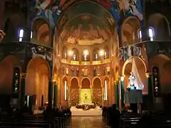 L'intérieur de la basilique.