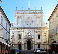 Façade de la Basilique de San Nicola