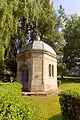 Chapelle funéraire du curé-archiprêtre Georges-Auguste Lemire.