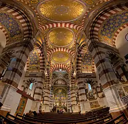 Intérieur de la basilique Notre-Dame-de-la-Garde (Marseille, France).