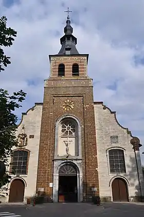 Basilique Notre-Dame de Basse-Wavre ayant remplacé l'ancien prieuré.
