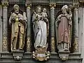 Statues des trois saints patrons de Bâle : Henri II, la Vierge Marie portant l'enfant Jésus, et Saint Pantale ; sur le "Basler Hof" (présidence du gouvernement) de Fribourg-en-Brisgau