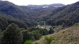 Vallée du Basqui, au pied de la carrière de Trimouns.