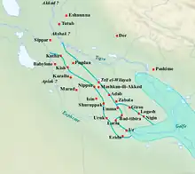Carte de la basse Mésopotamie à l'époque d'Akkad, indiquant l'ancien tracé approximatif des fleuves et de la côte du golfe Persique ainsi que la localisation des villes principales. La localisation d'Akkad elle-même, incertaine, y est supposée au Nord de Kish.