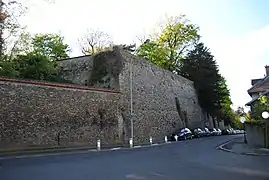 Vue du Bastion des Capucins parfaitement conservé. Le visiteur était placé sur la terrasse haute du Bastion.