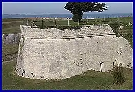 Orillon, poterne et caponnière simple du flanc gauche du bastion de la mer.