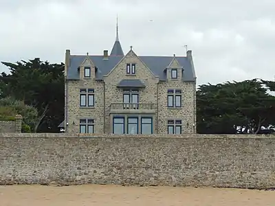 Manoir de Landévennec, vu de la plage