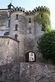 Enceinte de BazasLe MH concernant plusieurs lieux dans la commune, la géolocalisation a été faite sur l'élément dont la photo illustre la référence.