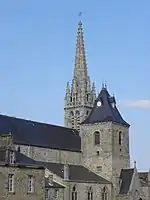 L'église priorale Saint-Pierre-et-Saint-Paul.