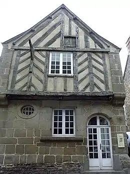 Maison ancienne, rue de l'église.