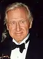 Lloyd Bridges (1992) joue le rôle de Smithy