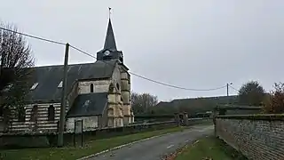 Accès à l'église.