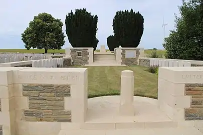 Le cimetière militaire de Ligny-Thilloy.
