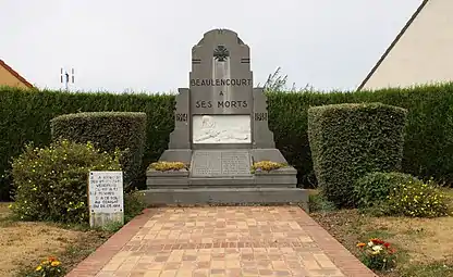 Le monument aux morts.