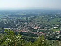 Vue sur la plaine du Comtat de l'oppidum des Courens