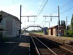 Quai no 2 et voie V2 en direction de Bordeaux (août 2014)