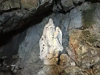Sculpture de sainte Marie Madeleine dans la grotte de la Sainte-Baume.