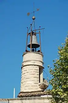 La tourelle vue depuis le pont Tibère.