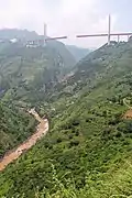 Le pont vue du canyon.