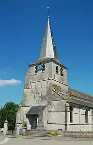 Vue oblique sur la tour.