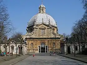 (nl) Onze-Lieve-Vrouwebasiliek en bijhorend klooster