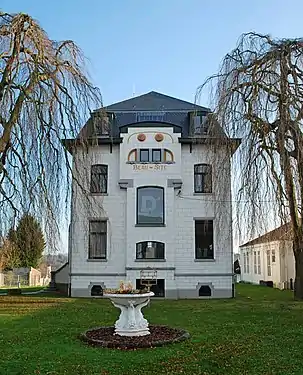 La façade avant.