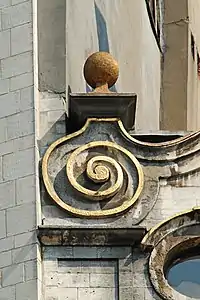 Volute dorée.