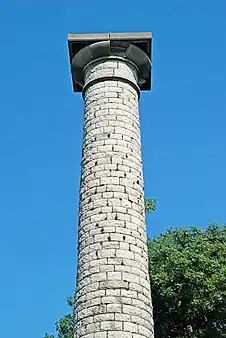 Le sommet de la colonne fissuré en 2012.
