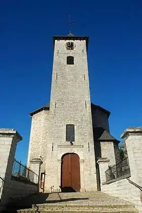 La tour de façade, dirigée vers l'est.