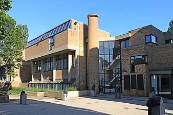 Bâtiment Pierre de Coubertin (Faculté).