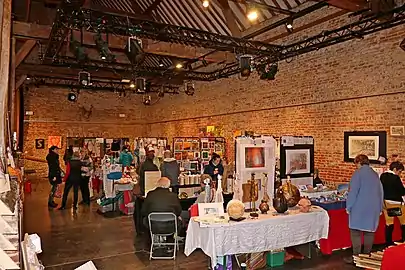 La grange transformée en salle de spectacle.