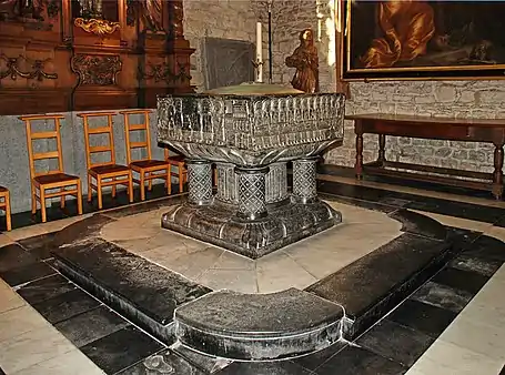 Fonts baptismaux romans.