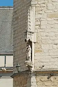 Statue de la Vierge.