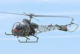 Un OH-13 au-dessus du RIAT, 2022