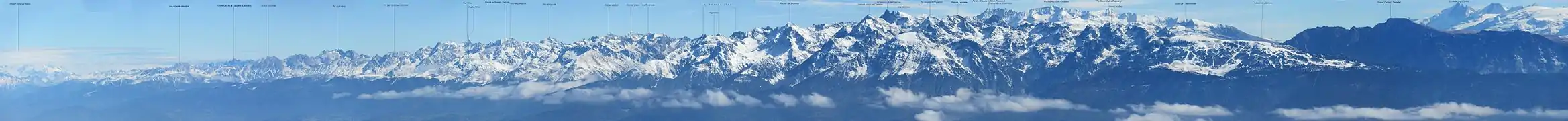 Vue panoramique du massif de Belledonne depuis le Moucherotte.