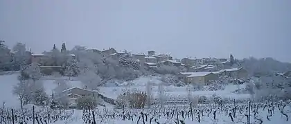 Vue panoramique côté est sous la neige.