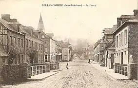 Le bourgLa rue n'est pas encore pavée.