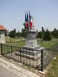 Le monument aux morts.