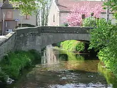 Le pont sur la Belvitte, affluent de la Mortagne.