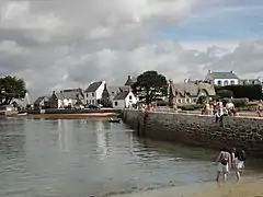 L'île de Saint-Cado et son pont.