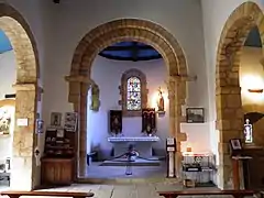 La chapelle de Saint-Cado : vue intérieure d'ensemble.