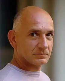 Ben Kingsley(Itzhak Stern)