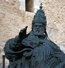 Statue de Benoît XIII de Sergio Blanco Rivas.