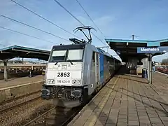 Train Benelux (Amsterdam - Anvers - Bruxelles), à quai.