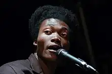 Description de l'image Benjamin Clementine (Haldern Pop Festival 2014) IMGP0879 smial wp.jpg.