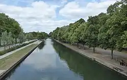 Berges du canal de l'Esplanade : vue du pont Napoléon